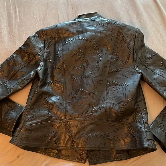 Womens leather jacket - Picture 3 of 4